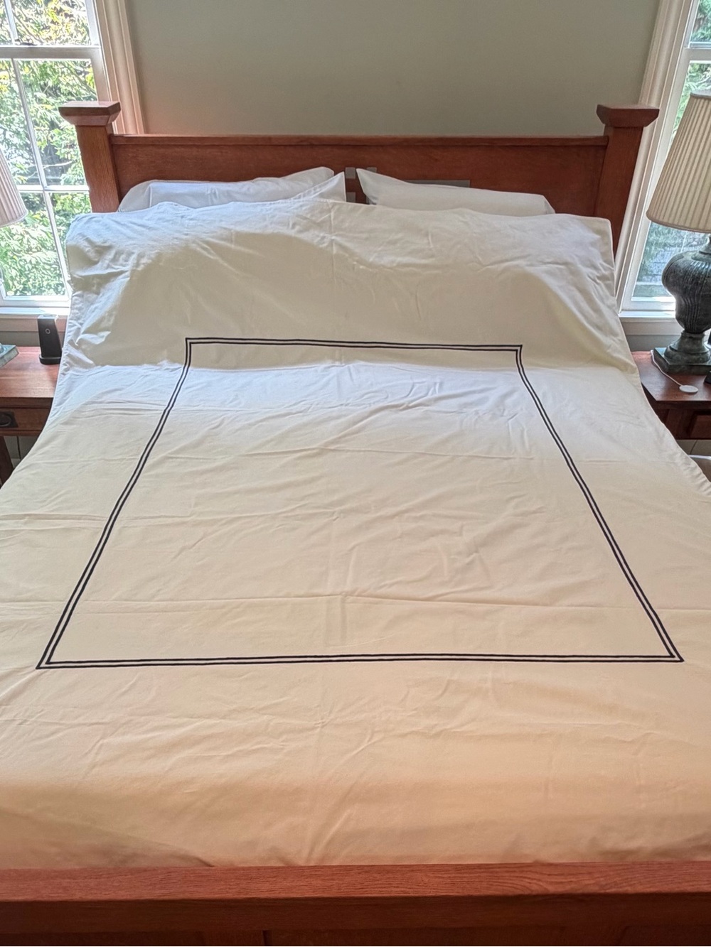 Restoration Hardware GUC Full Size White Duvet Cover with Navy Double-Line Borde